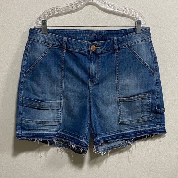 Lane Bryant Denim Cargo Shorts Size 18 Short – Raw Hem Utility‎ Jean Shorts - Picture 3 of 13